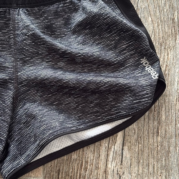 Reebok women’s athletic shorts xs - Picture 2 of 5